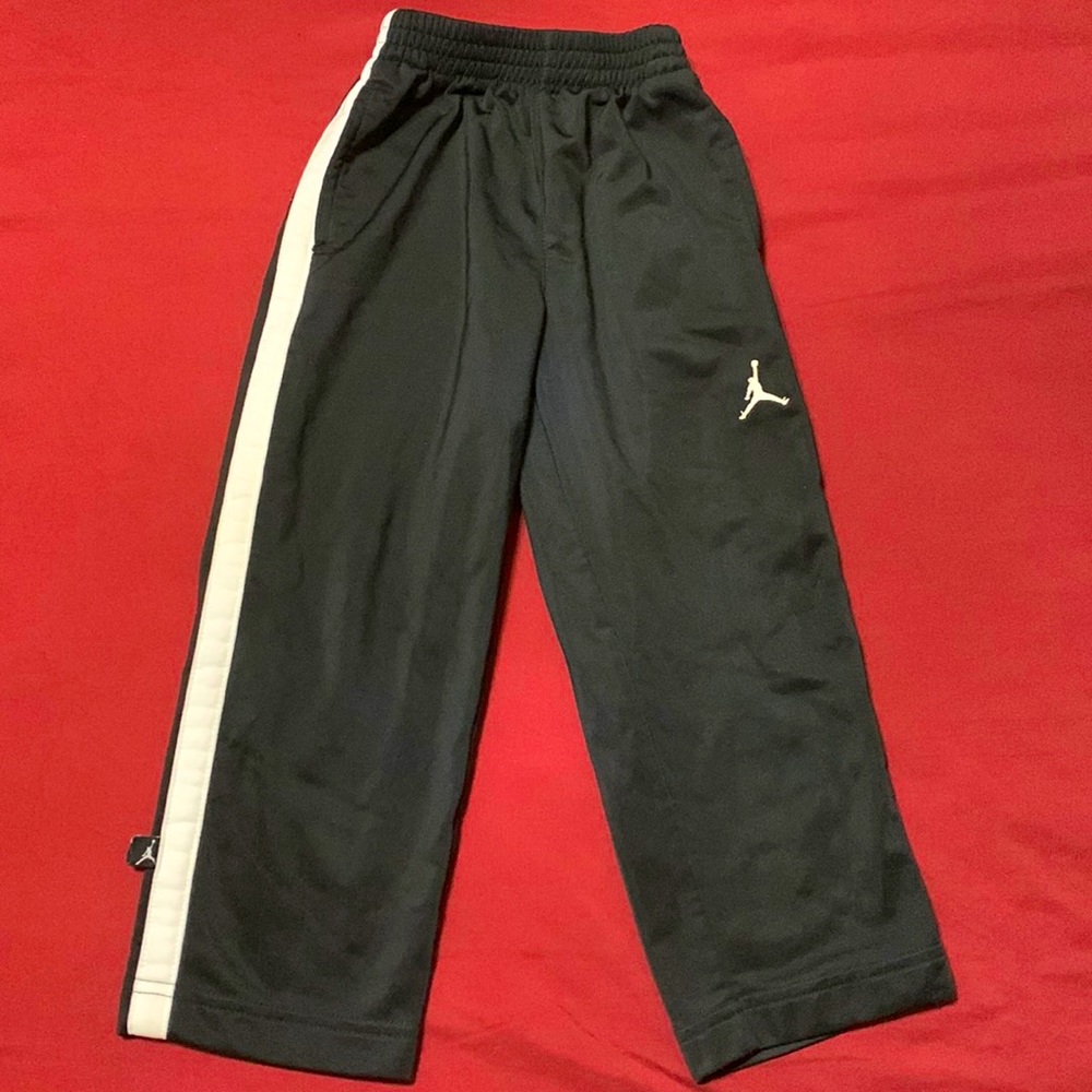 🌹🌹Jordan Joggers size 2-3T
